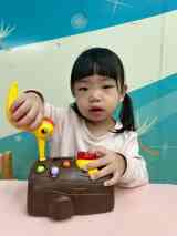 260304餵小鳥吃蟲