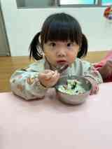 251124我會自己吃飯